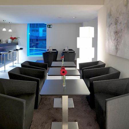 Hospes Palau De La Mar, Valencia, A Member Of Design Hotels Restaurant foto The lounge at the airport