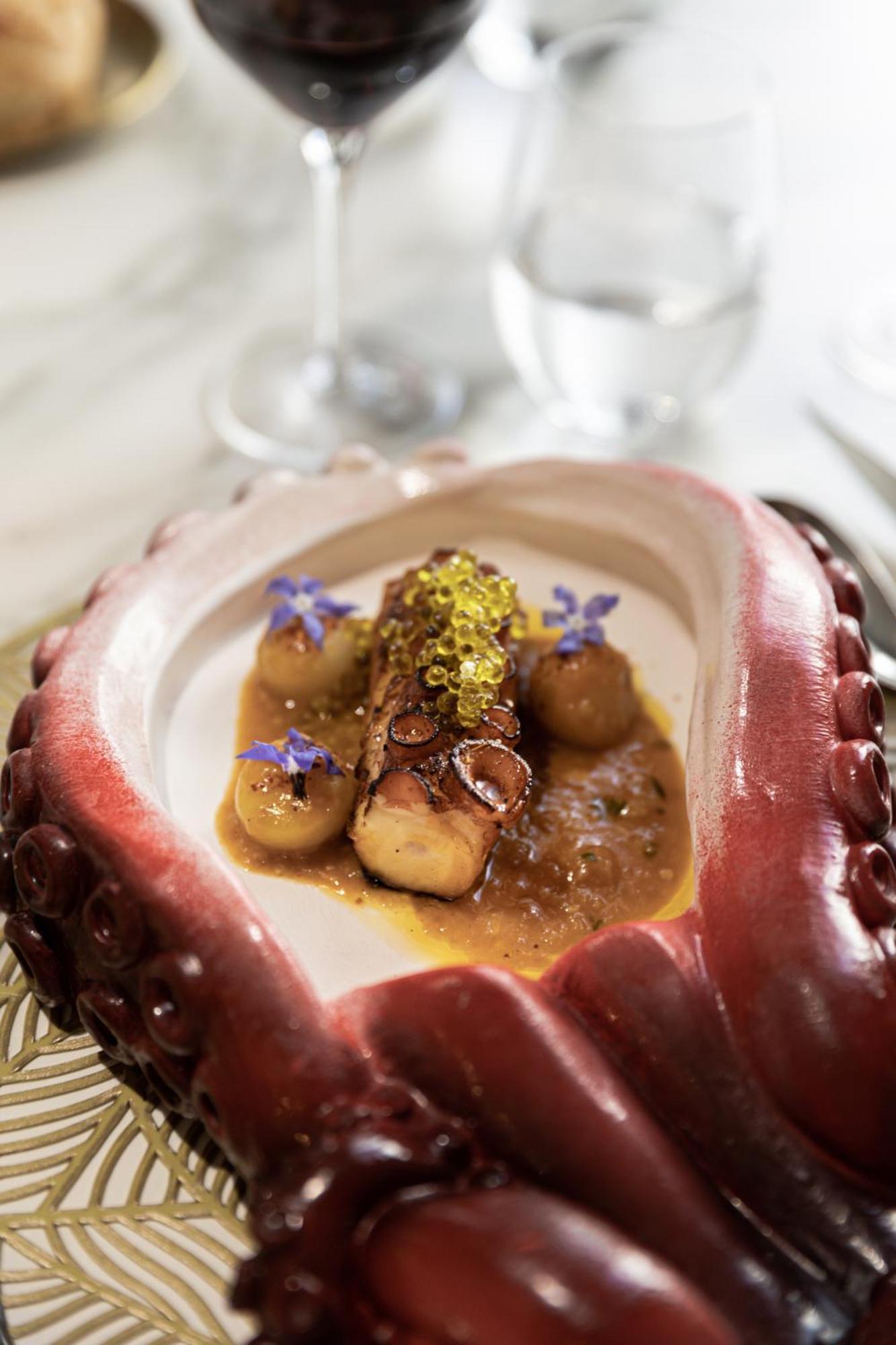 Hospes Palau De La Mar, Valencia, A Member Of Design Hotels Buitenkant foto A dish of octopus and potatoes