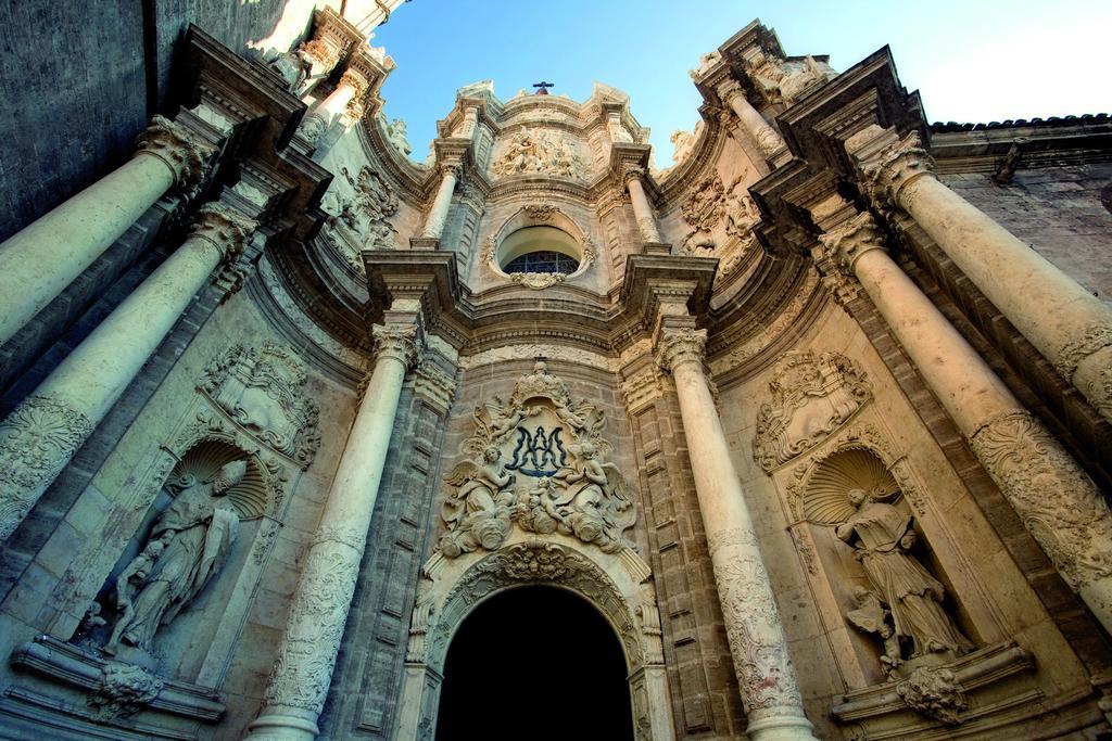 Hospes Palau De La Mar, Valencia, A Member Of Design Hotels Buitenkant foto The facade of the church